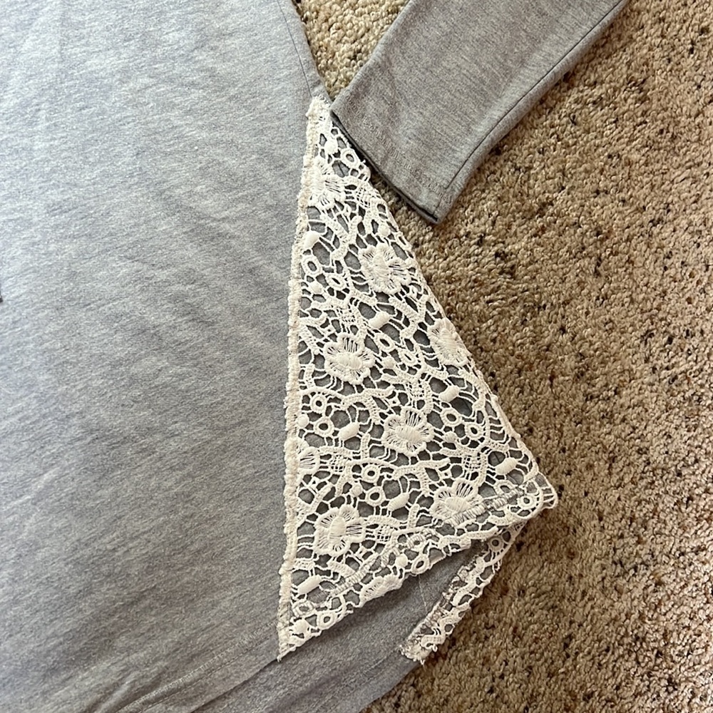 G.H. Bass Gray Lace Overlay Turtleneck Sweatshirt- XS - Picture 5 of 5